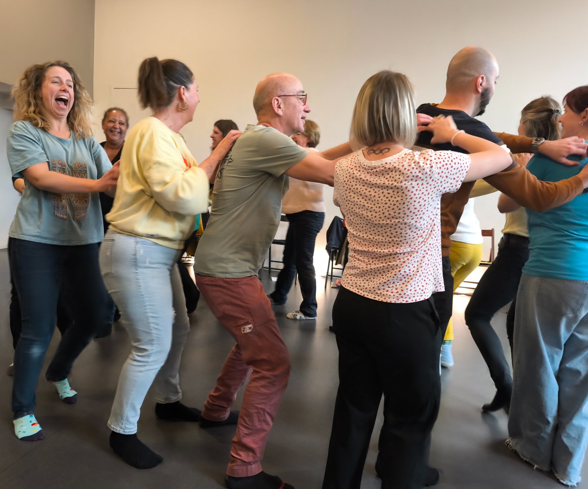 Atelier Yoga du Rire à Tamines (Sambreville) en Belgique - Wekty